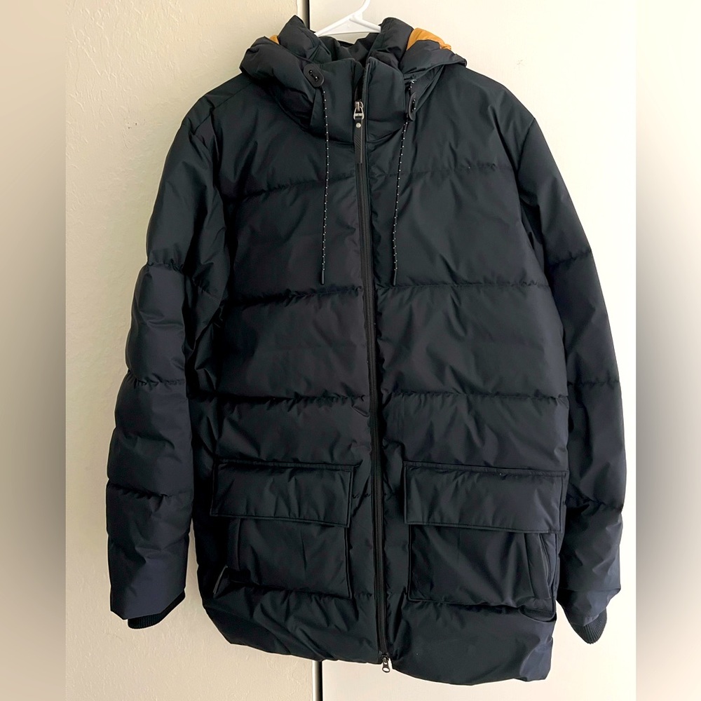 Prana Men’s Klamath Jacket with 650 fill power down in size Medium. Like new